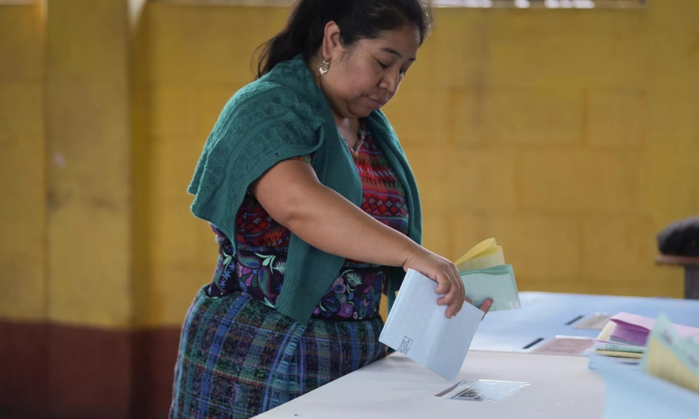 Elecciones en Guatemala: cerraron los centros de votación y se inicia el escrutinio. Elecciones en Guatemala: cerraron los centros de votación y se inicia el escrutinio.