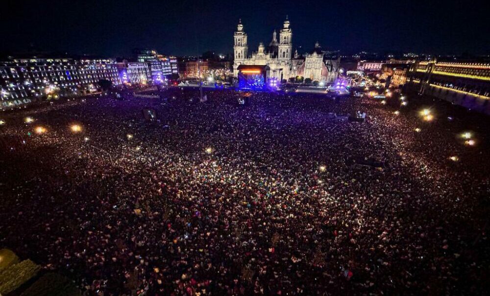 Los Fabulosos Cadillacs batieron récord absoluto de público en México al reunir 300.000 personas. Los Fabulosos Cadillacs batieron récord absoluto de público en México al reunir 300.000 personas.