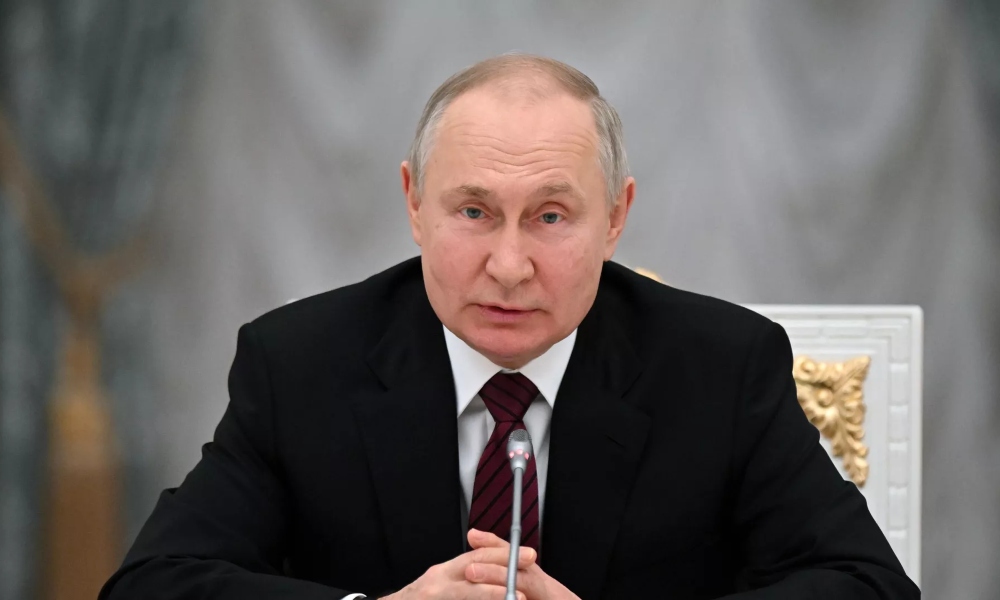 Putin sobre el motín armado del Grupo Wagner: “Nos enfrentamos a una traición. Se está decidiendo el destino de nuestra nación”. Putin sobre el motín armado del Grupo Wagner: “Nos enfrentamos a una traición. Se está decidiendo el destino de nuestra nación”.