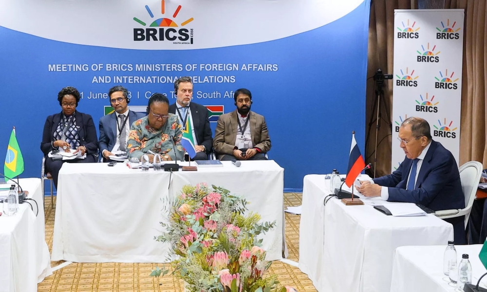 Ministros del BRICS debaten la necesidad de una nueva moneda única en medio de la desdolarización. Ministros del BRICS debaten la necesidad de una nueva moneda única en medio de la desdolarización.