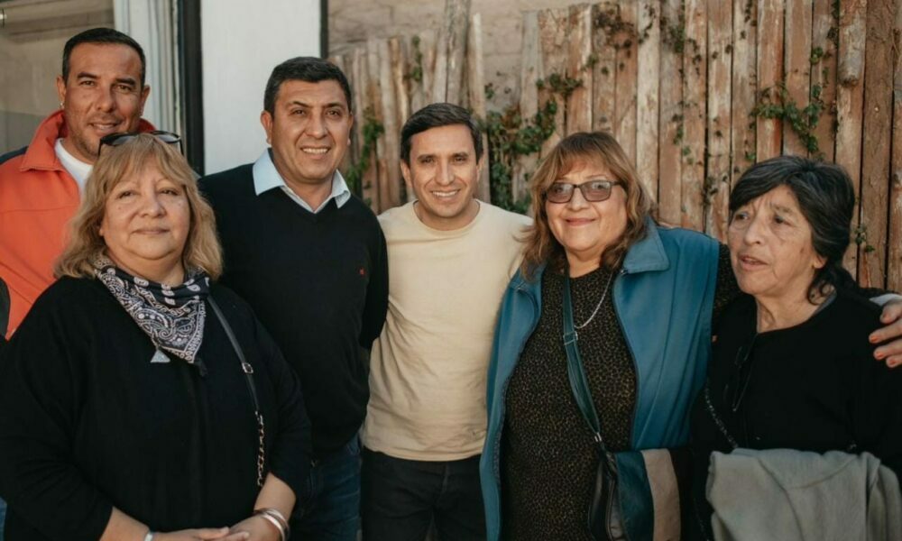 Andino: “Este gobierno llevó obras a los rincones más alejados que le cambiaron la vida de la gente”. Andino: “Este gobierno llevó obras a los rincones más alejados que le cambiaron la vida de la gente”.