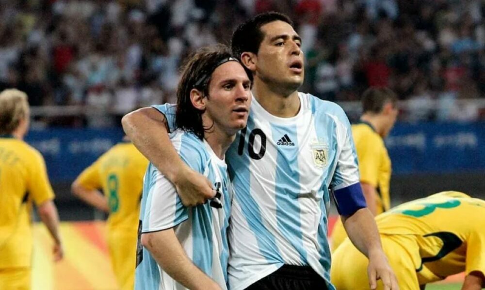 El “día del fútbol”: Cumplen años Lionel Messi y Juan Román Riquelme. El “día del fútbol”: Cumplen años Lionel Messi y Juan Román Riquelme.