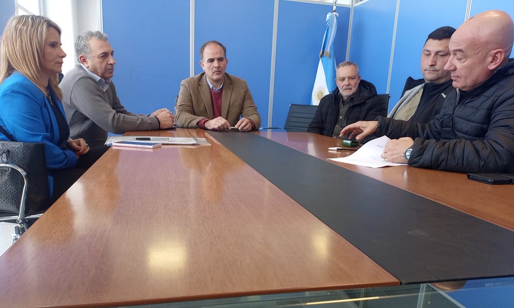 En San Juan, UTA y FATAP formalizaron el acuerdo salarial. En San Juan, UTA y FATAP formalizaron el acuerdo salarial.