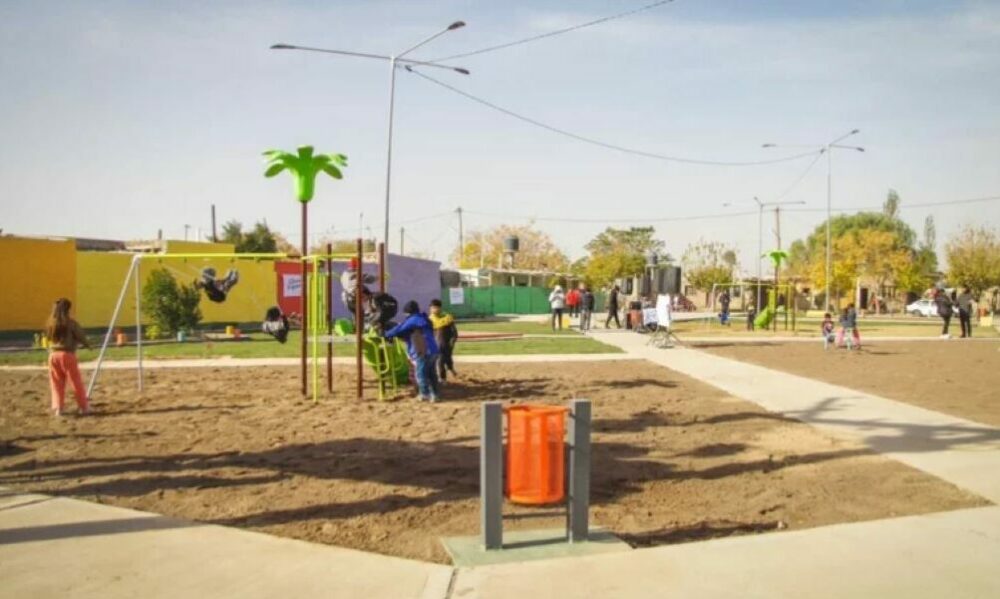 El Barrio Villa Paula inauguró su plaza. El Barrio Villa Paula inauguró su plaza.