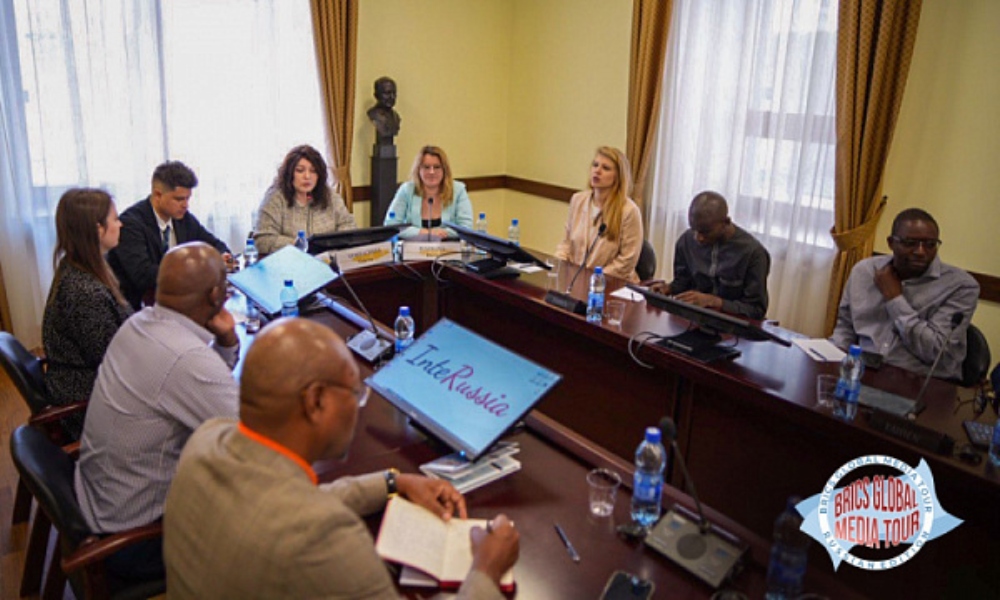 Participantes del “BRICS Global Media Tour: Edición rusa” discute el vínculo de BRICS y África en la transformación global. Participantes del “BRICS Global Media Tour: Edición rusa” discute el vínculo de BRICS y África en la transformación global.