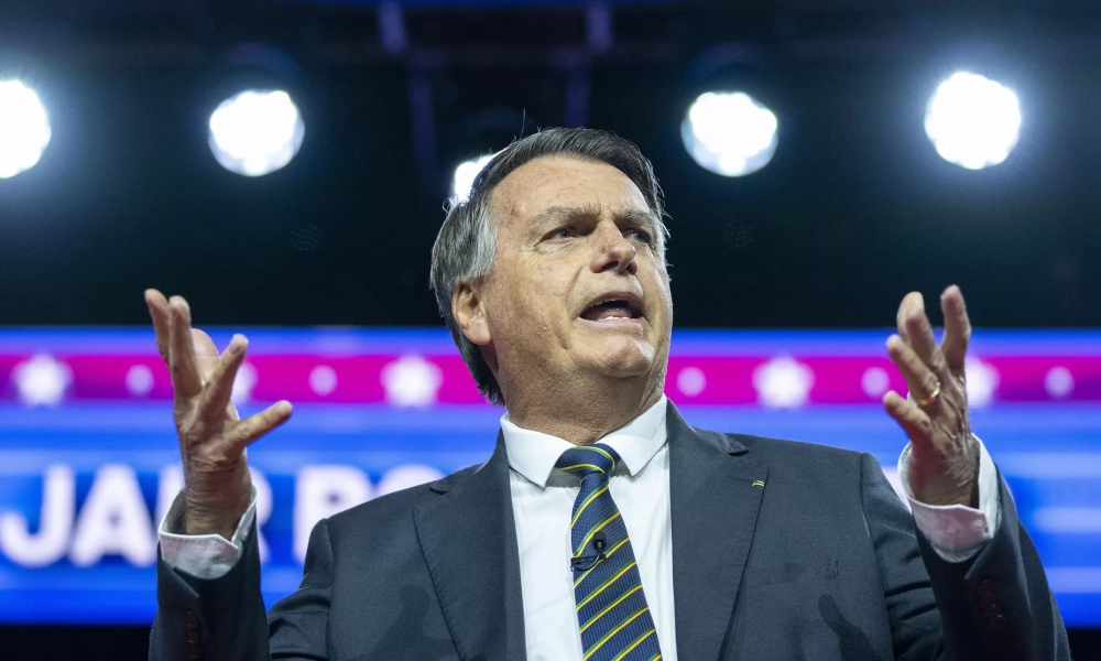 La Justicia brasileña inhabilita políticamente a Bolsonaro por “desacreditar el sistema electoral”. La Justicia brasileña inhabilita políticamente a Bolsonaro por “desacreditar el sistema electoral”.