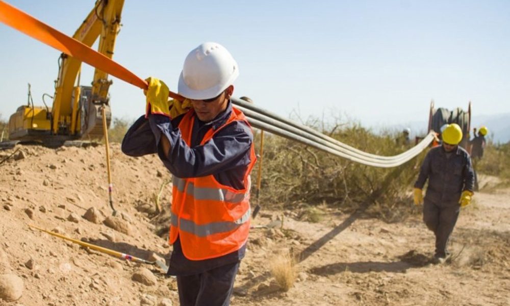 En 2024 el 100% de los hogares sanjuaninos podrán acceder a la fibra óptica. En 2024 el 100% de los hogares sanjuaninos podrán acceder a la fibra óptica.