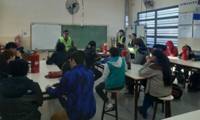 EPET N° 3 capacitó a estudiantes en el manejo y uso de matafuegos.
