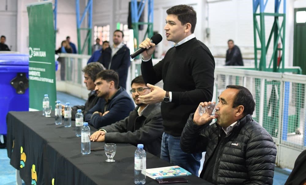 Ambiente destinó 6,5 millones de pesos para fortalecer la separación diferenciada de residuos. Ambiente destinó 6,5 millones de pesos para fortalecer la separación diferenciada de residuos.