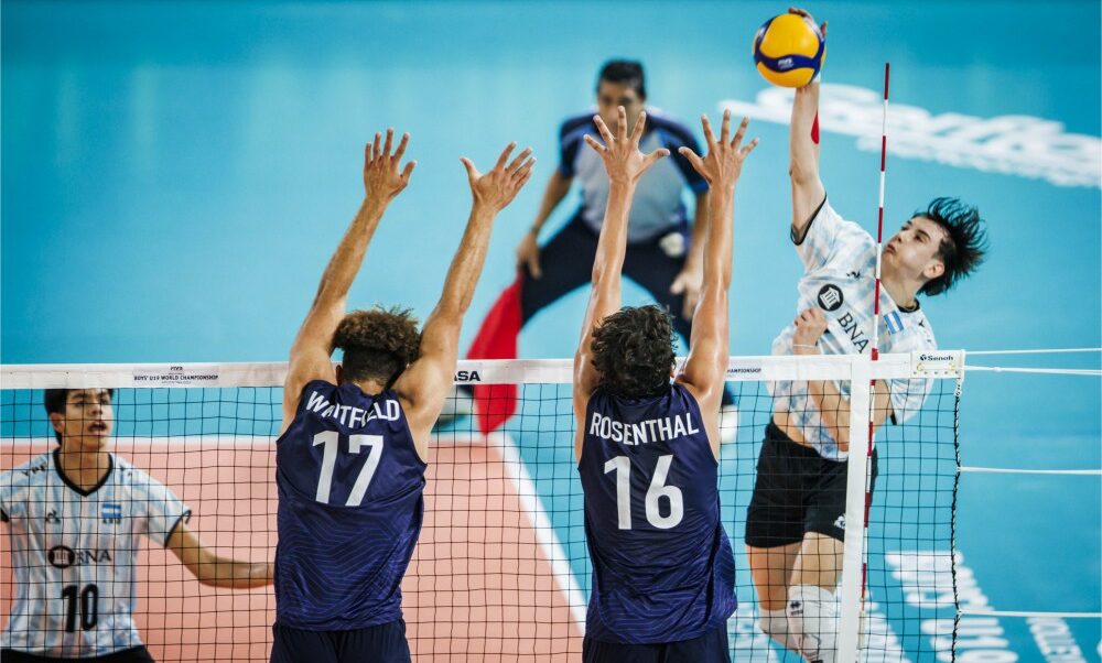 Mundial de Vóley U19: Argentina cayó ante Estados Unidos, pero ya está clasificada a Octavos. Mundial de Vóley U19: Argentina cayó ante Estados Unidos, pero ya está clasificada a Octavos.