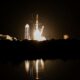 La NASA y SpaceX envían cuatro astronautas a la Estación Espacial Internacional.