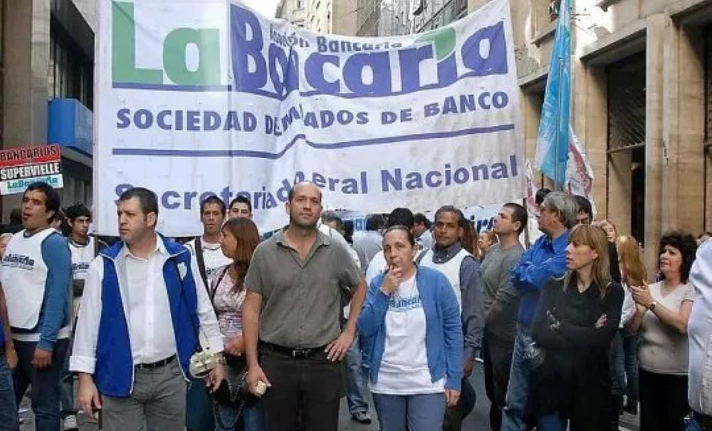 Efecto devaluación: gremios ya reclaman reabrir paritarias para ajustar salarios. Efecto devaluación: gremios ya reclaman reabrir paritarias para ajustar salarios.