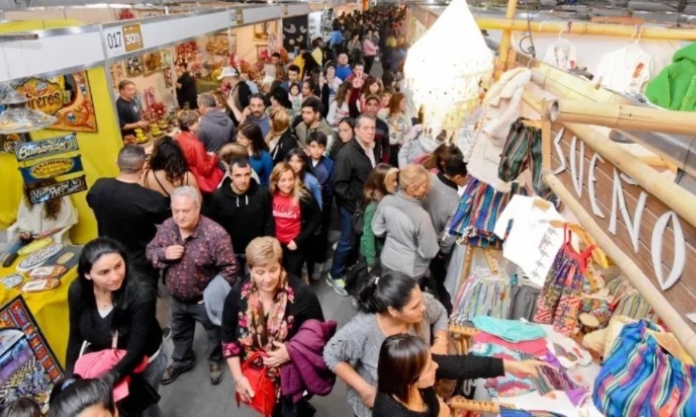 La Feria de las Artesanías hoy no abrirá sus puertas. La Feria de las Artesanías hoy no abrirá sus puertas.