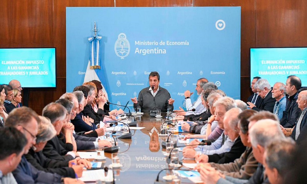 Massa anunciará medidas para monotributistas y autónomos. Massa anunciará medidas para monotributistas y autónomos.