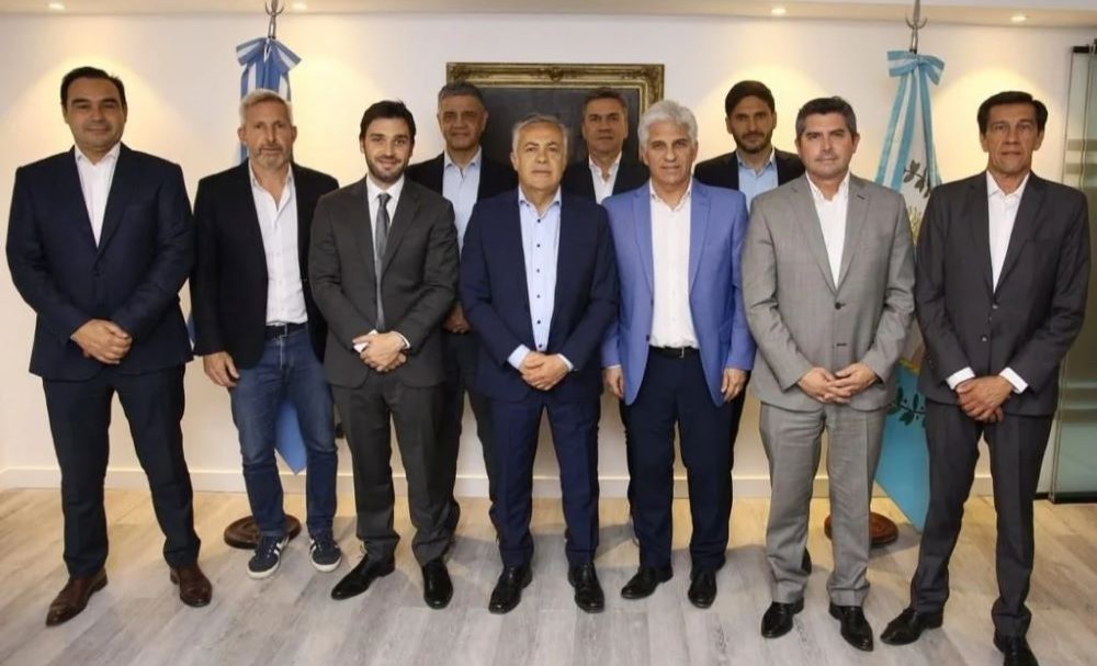 Los gobernadores de JxC manifiestan su compromiso con el nuevo gobierno. Los gobernadores de JxC manifiestan su compromiso con el nuevo gobierno.