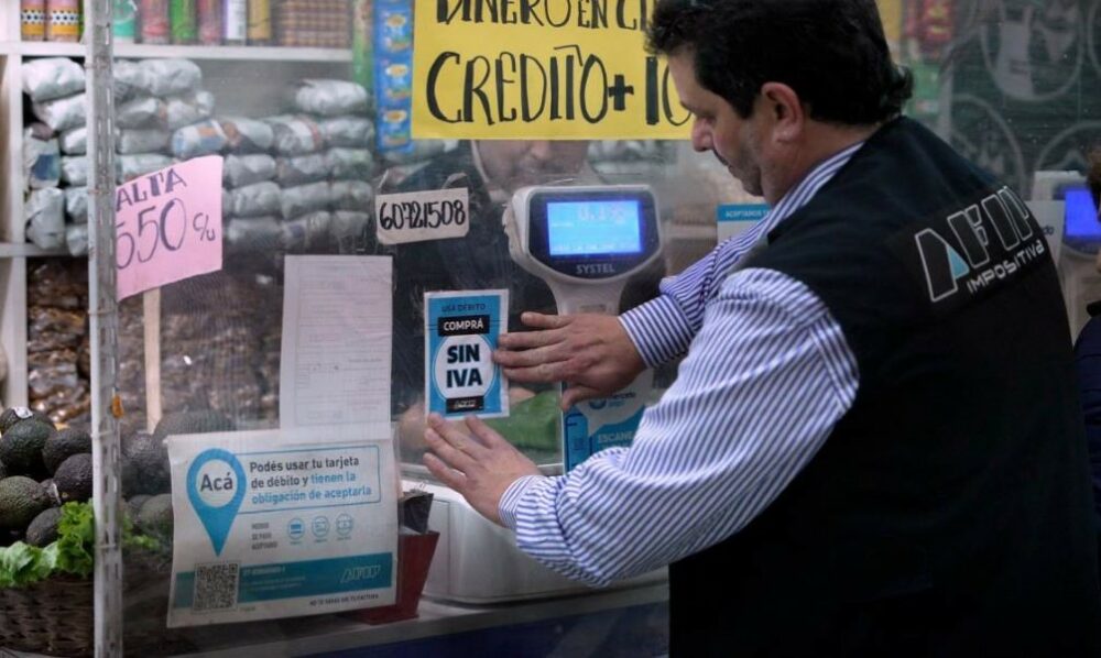 Los reintegros por el programa Compre sin IVA ascienden a más de 150 millones de pesos. Los reintegros por el programa Compre sin IVA ascienden a más de 150 millones de pesos.