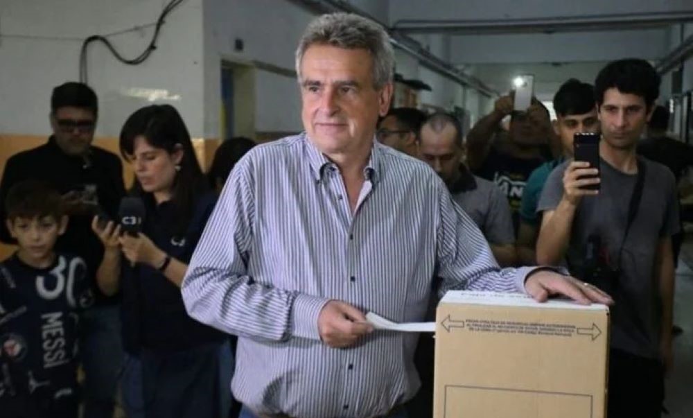 Rossi votó en Rosario y destacó el “mensaje de unidad nacional”. Rossi votó en Rosario y destacó el “mensaje de unidad nacional”.
