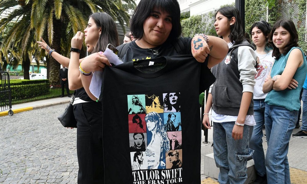 Taylor Swift en Argentina: las “Swifties” marcan presencia en la previa de los shows. Taylor Swift en Argentina: las “Swifties” marcan presencia en la previa de los shows.
