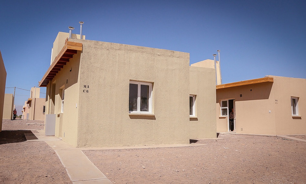 Más de 60 familias de Albardón ya tienen su vivienda propia. Más de 60 familias de Albardón ya tienen su vivienda propia.