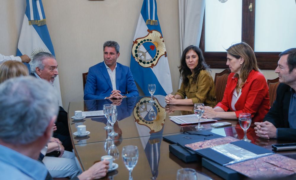 Calera San Juan le donó documentación histórica al Gobierno de San Juan. Calera San Juan le donó documentación histórica al Gobierno de San Juan.