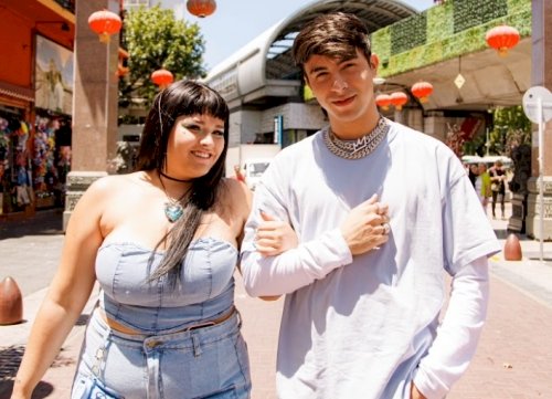 ¡Temón! Rusherking presentó junto a Flor Álvarez su nuevo single: “Con vos”. ¡Temón! Rusherking presentó junto a Flor Álvarez su nuevo single: “Con vos”.