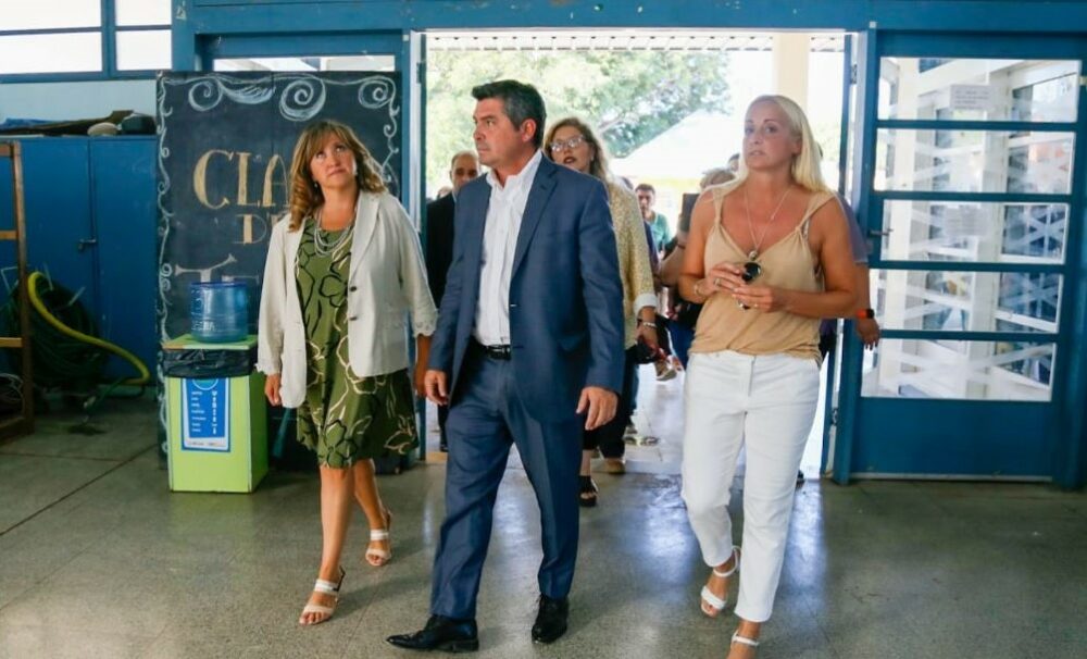 Refaccionaron 100 escuelas que estaban en estado crítico para el inicio de clase Refaccionaron 100 escuelas que estaban en estado crítico para el inicio de clase