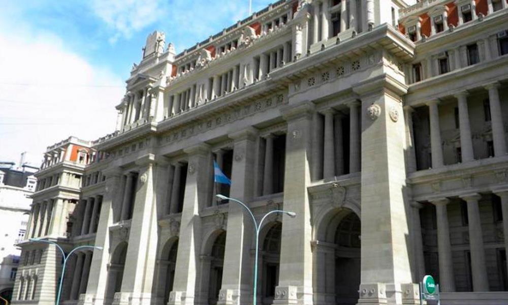 Gobierno continúa defendiendo el capítulo laboral de su DNU. Gobierno continúa defendiendo el capítulo laboral de su DNU.