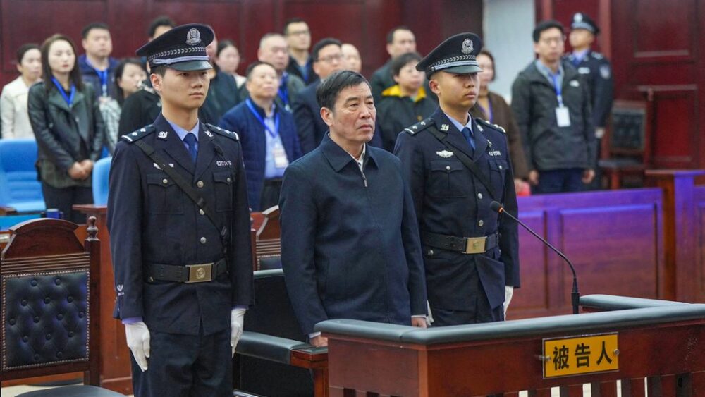 Condenan a cadena perpetua al exjefe de la Asociación China de Fútbol Condenan a cadena perpetua al exjefe de la Asociación China de Fútbol