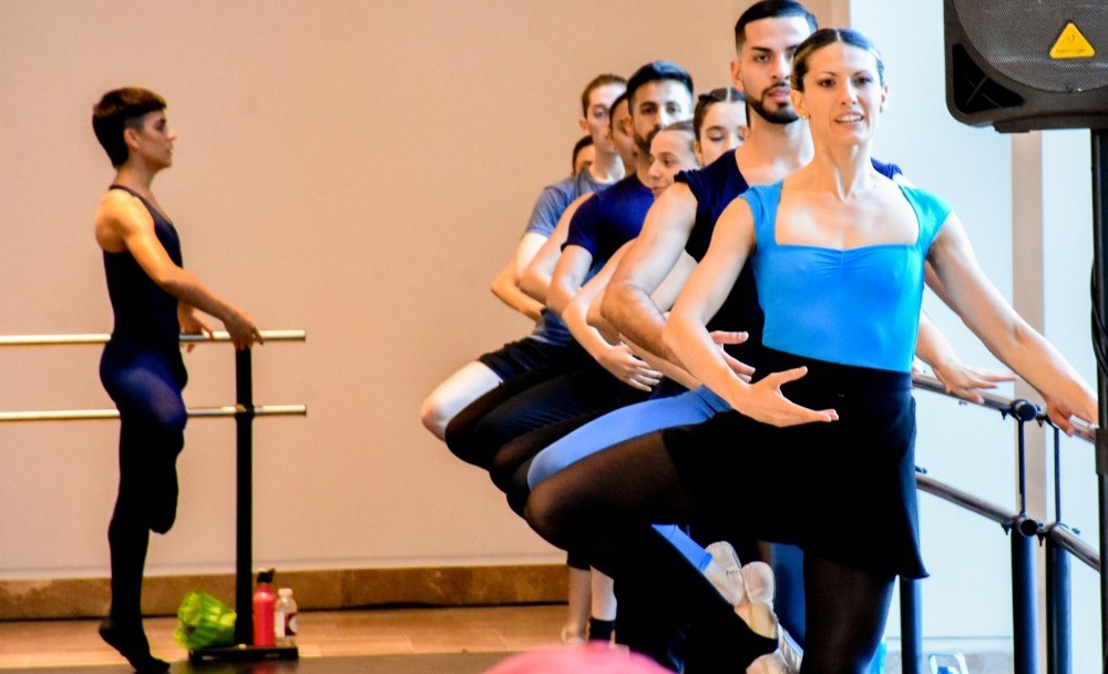 El Teatro del Bicentenario convoca a bailarines para su programa anual de danza El Teatro del Bicentenario convoca a bailarines para su programa anual de danza