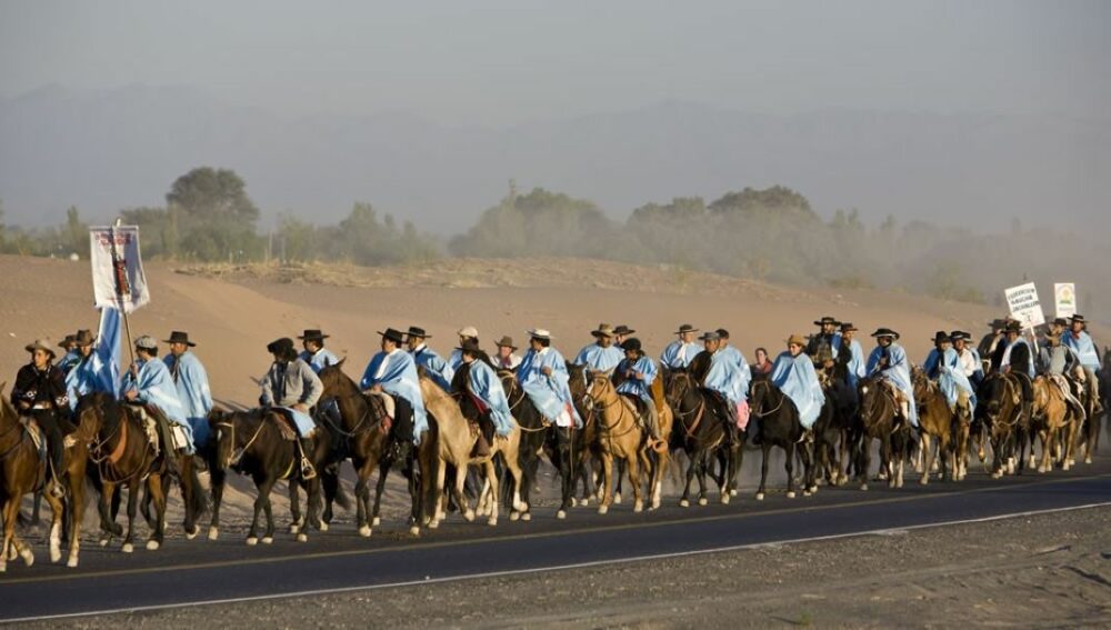Artistas de toda la provincia animarán el cierre de la Cabalgata a la Difunta Correa Artistas de toda la provincia animarán el cierre de la Cabalgata a la Difunta Correa