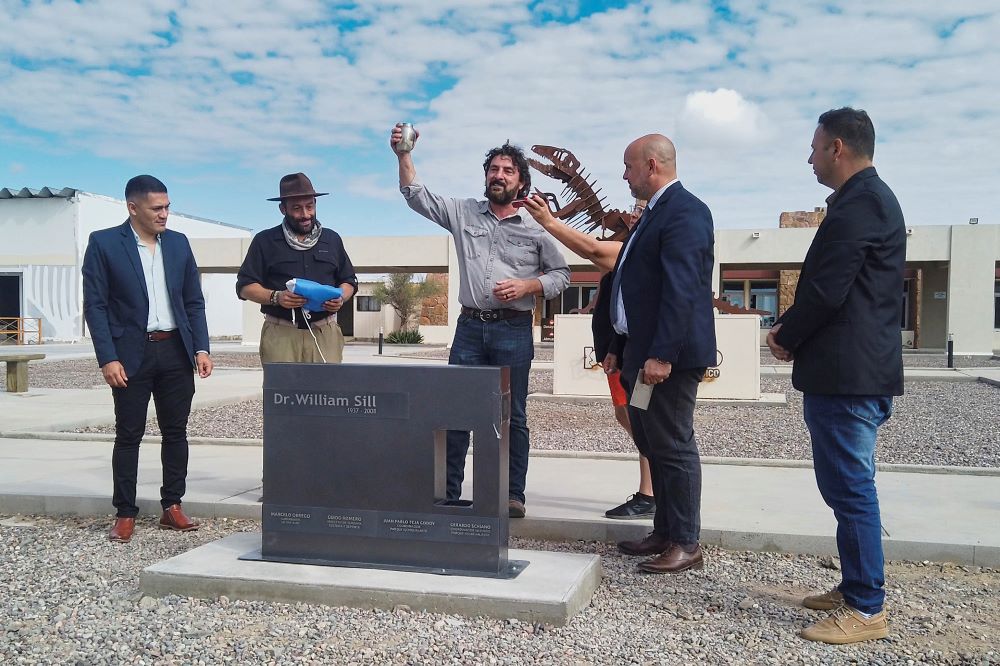 Homenaje al padre de Ischigualasto: las cenizas de su corazón en el portal del Parque Homenaje al padre de Ischigualasto: las cenizas de su corazón en el portal del Parque