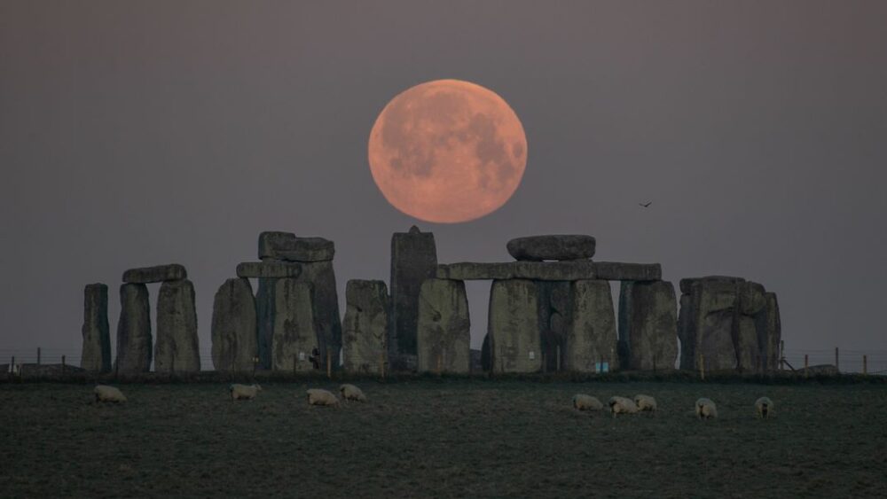Evento astronómico inusual podría revelar conexiones entre Stonehenge y la Luna Evento astronómico inusual podría revelar conexiones entre Stonehenge y la Luna