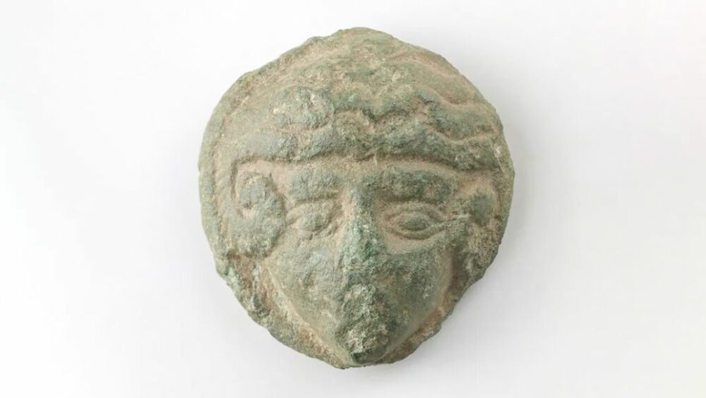 Arqueólogos amateur hallan un mini retrato de Alejandro Magno de hace 1.800 años Arqueólogos amateur hallan un mini retrato de Alejandro Magno de hace 1.800 años