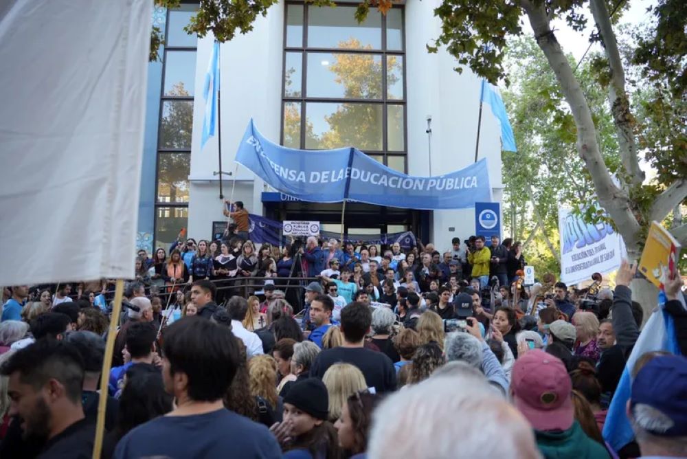 San Juan también marchó en defensa de la universidad San Juan también marchó en defensa de la universidad