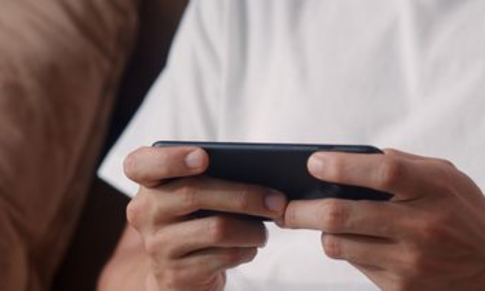 Desregulan los precios de las tarifas de celulares, internet y el cable. Desregulan los precios de las tarifas de celulares, internet y el cable.