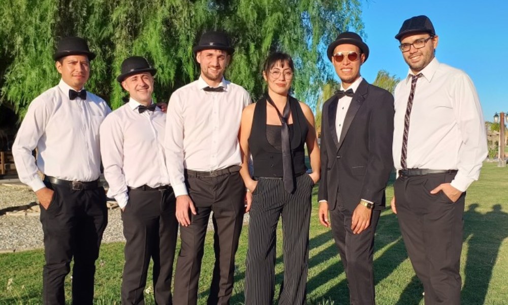 Em Dixie Jazz presenta al público Dixieland en el TB. Em Dixie Jazz presenta al público Dixieland en el TB.