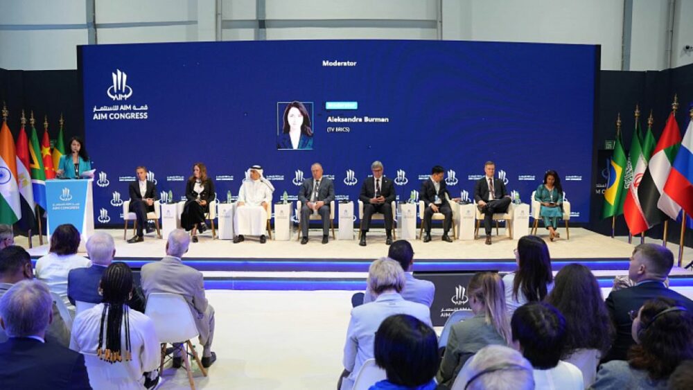 Participantes en el Congreso Anual de Inversiones en los EAU hablan del desarrollo de la cooperación entre los países BRICS Participantes en el Congreso Anual de Inversiones en los EAU hablan del desarrollo de la cooperación entre los países BRICS