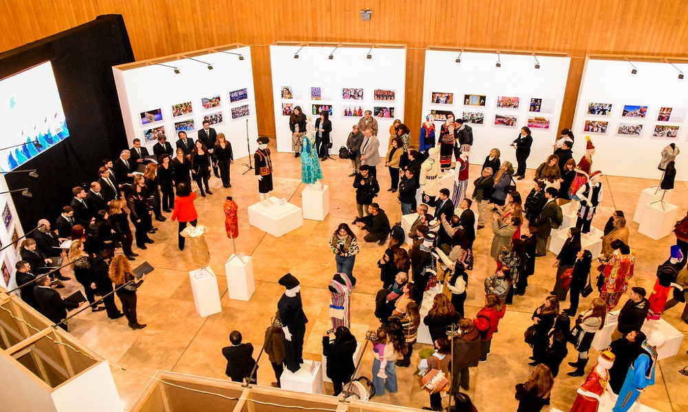 Gran inauguración de la muestra de Trajes de las Etnias de China en el Auditorio Juan Victoria. Gran inauguración de la muestra de Trajes de las Etnias de China en el Auditorio Juan Victoria.