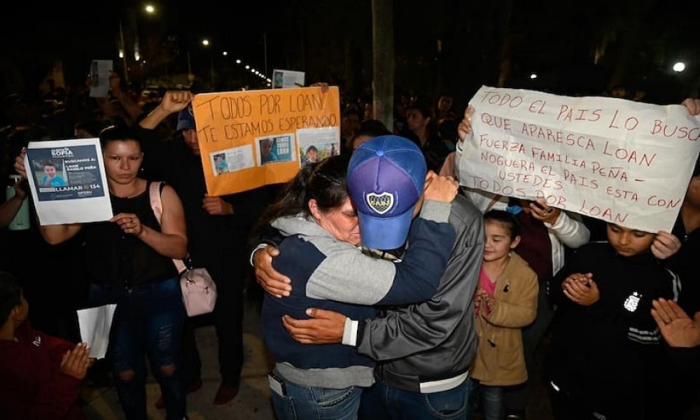 Caso Loan: los padres encabezaron una nueva marcha en el pueblo donde desapareció el nene de 5 años. Caso Loan: los padres encabezaron una nueva marcha en el pueblo donde desapareció el nene de 5 años.