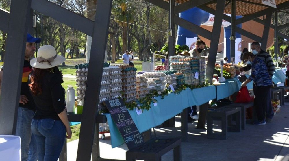 Se viene una nueva edición de la Feria Agroproductiva con stands exclusivos dedicados a la miel. Se viene una nueva edición de la Feria Agroproductiva con stands exclusivos dedicados a la miel.