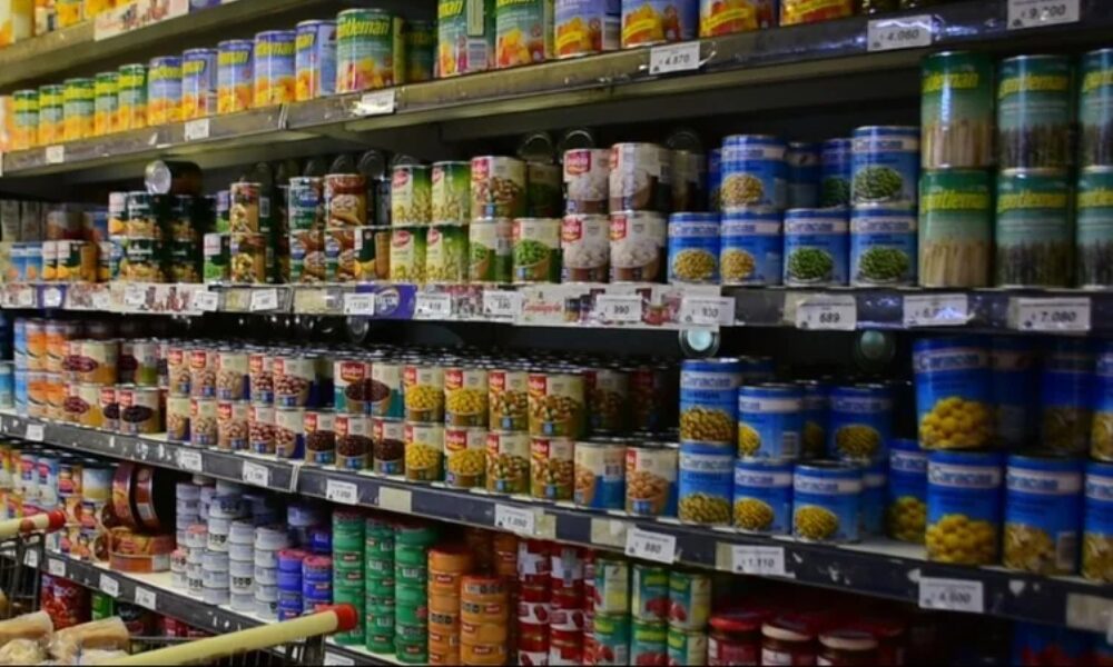 Una familia sanjuanina necesitó .300.000 para cubrir la canasta básica total en junio. Una familia sanjuanina necesitó .300.000 para cubrir la canasta básica total en junio.