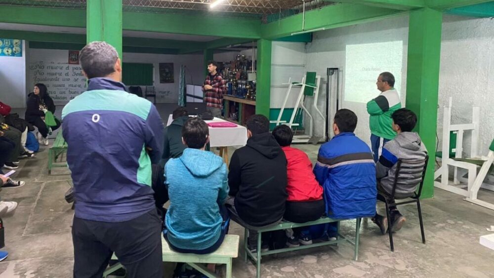Violencia y comunicación: charla en el Club Sportivo Desamparados Violencia y comunicación: charla en el Club Sportivo Desamparados