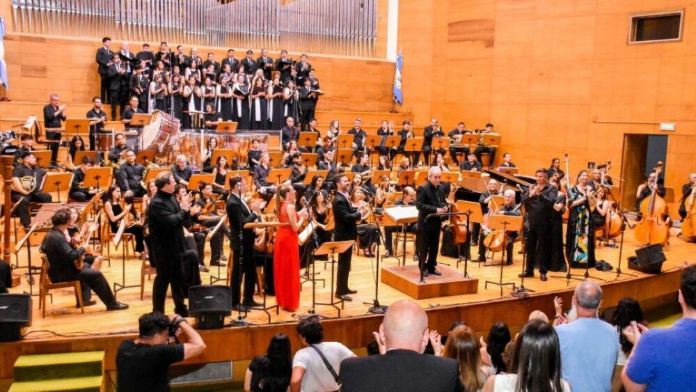 La Orquesta Sinfónica Nacional de Colombia cierra su gira internacional en San Juan La Orquesta Sinfónica Nacional de Colombia cierra su gira internacional en San Juan