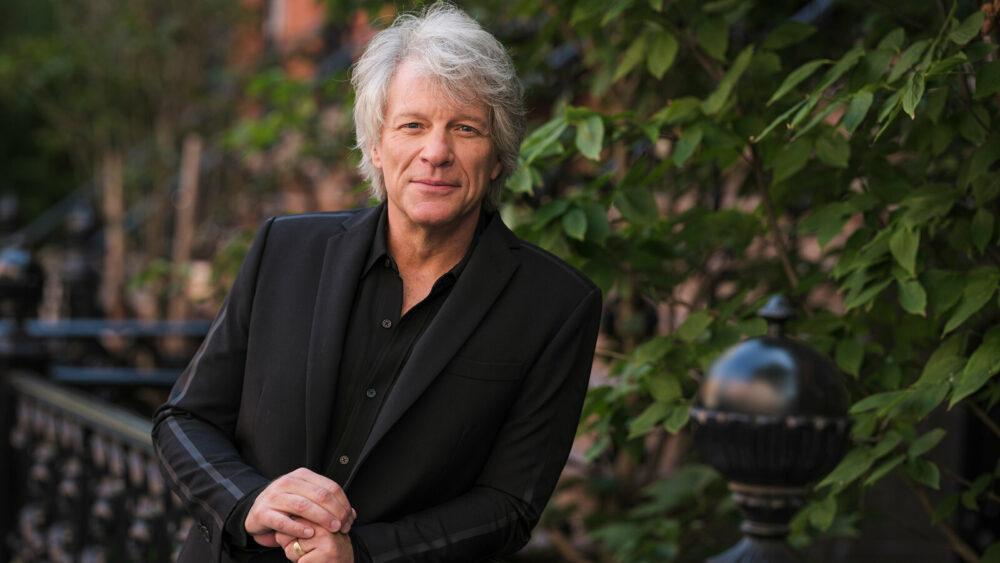 Bon Jovi le salvó la vida a una mujer que intentó tirarse de un puente en Nashville Bon Jovi le salvó la vida a una mujer que intentó tirarse de un puente en Nashville