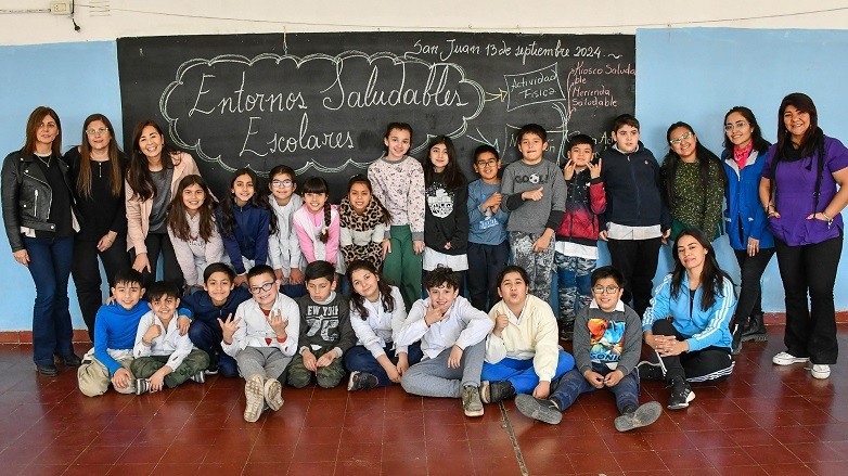 Realizan una intervención sobre hábitos saludables en la Escuela Hipólito Yrigoyen Realizan una intervención sobre hábitos saludables en la Escuela Hipólito Yrigoyen