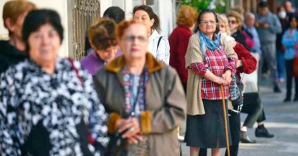 El Gobierno anunció un nuevo bono de .000 en noviembre para jubilados El Gobierno anunció un nuevo bono de .000 en noviembre para jubilados