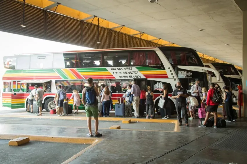 Nación desregula el transporte de pasajeros de media y larga distancia. Nación desregula el transporte de pasajeros de media y larga distancia.