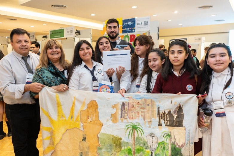 Tres escuelas sanjuaninas fueron distinguidas en la Feria Nacional de Ciencias Tres escuelas sanjuaninas fueron distinguidas en la Feria Nacional de Ciencias