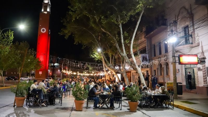 Gastronómicos enfrentan una caída del 30% y posicionan esperanzas en el Día de la Madre. Gastronómicos enfrentan una caída del 30% y posicionan esperanzas en el Día de la Madre.