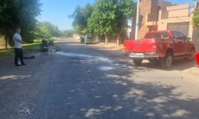 Un motociclista y una peatona fueron internados tras ser atropellados en distintos choques